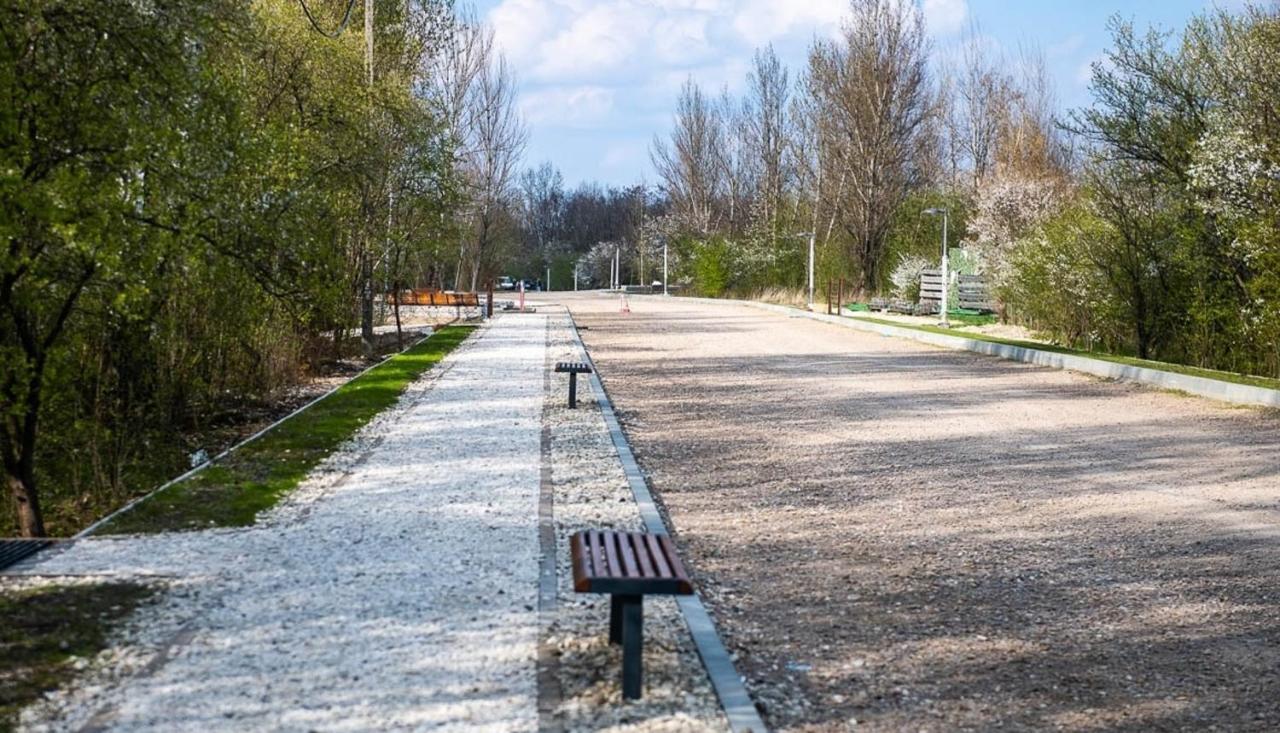 クラクフApartament Park Zakrzowekアパートメント エクステリア 写真