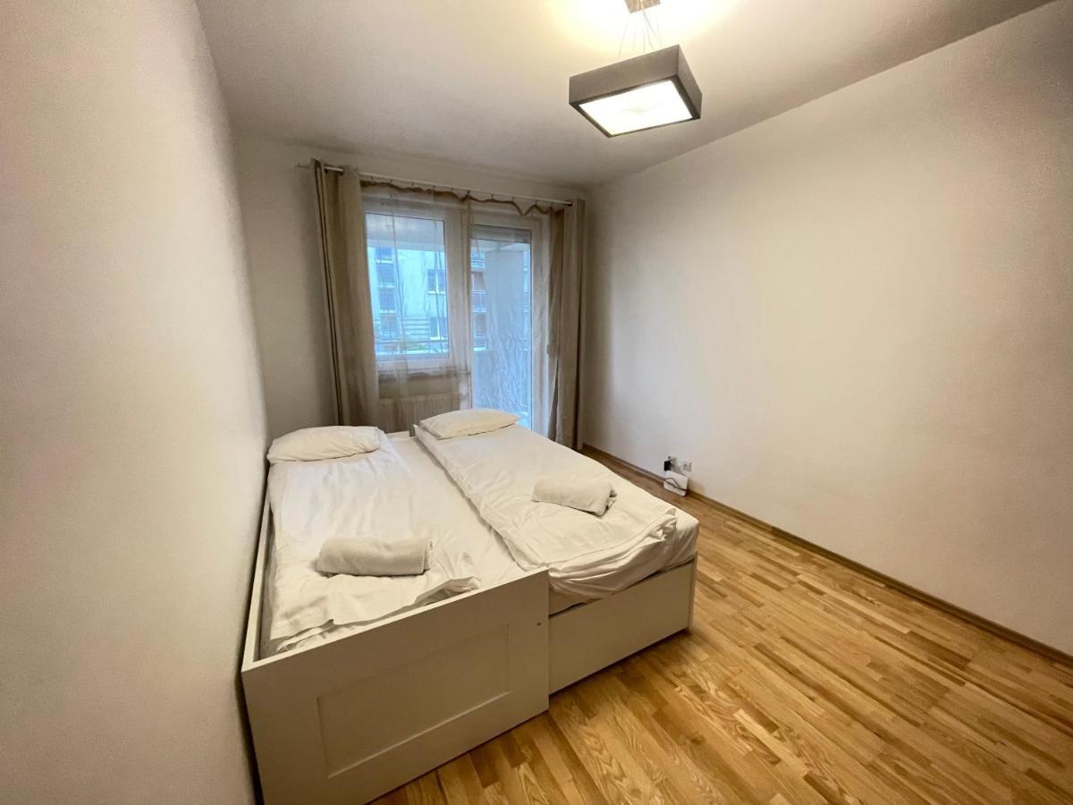 クラクフApartament Park Zakrzowekアパートメント エクステリア 写真